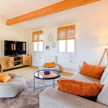 Select'sohome - Duplex Avec Terrasse Au Coeur Du Village De ! - Irunda Apartment *